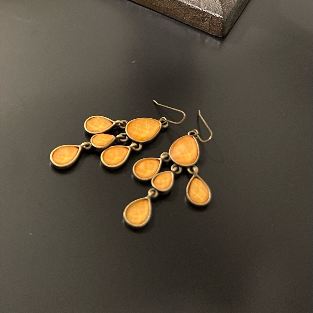 Bronze/gold fixture with sunset shade stones earrings. - Picture 2 of 2